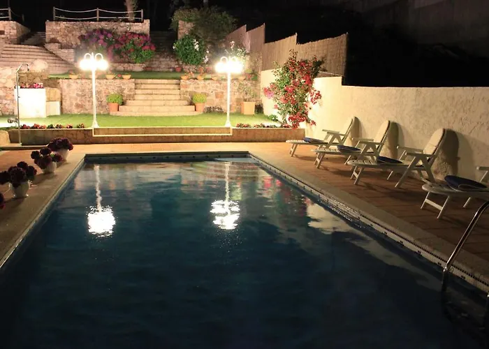 Maritimo Suites-solo Adultos * 格罗韦