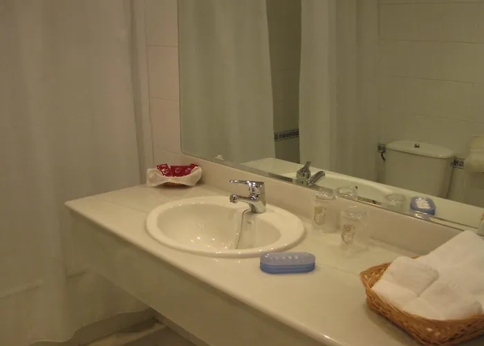 Maritimo Suites-solo Adultos * 格罗韦